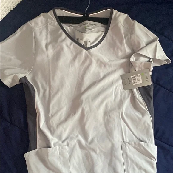 Gray Scrub Set with Pockets - Picture 2 of 8